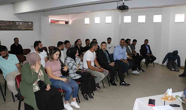 Kaymakam Özçelik, arama kurtarma eğitimi alan gönüllüleri ziyaret etti