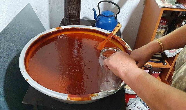 Kışlık lezzetler şimdiden hazır ediliyor