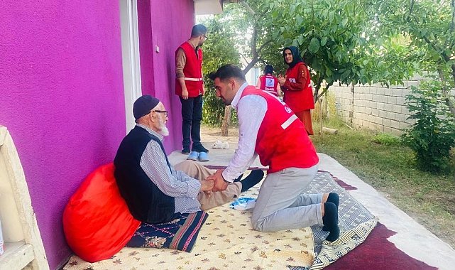 Kızılay'dan Doğubayazıt'ta asırlık çınarlara ziyaret