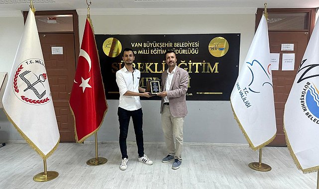 KPSS Türkiye birincisi Van Büyükşehir Belediyesi Sürekli Eğitim Merkezinden