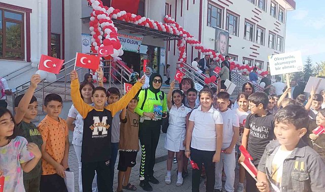 Malatya polisi, okulun ilk gününde denetim gerçekleştirdi