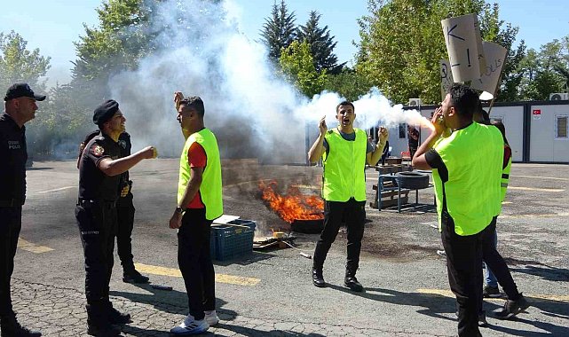 Malatya polisinden gerçeği aratmayan tatbikat
