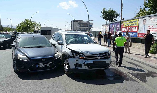 Malatya'da iki arac çarpıştı: 1 yaralı