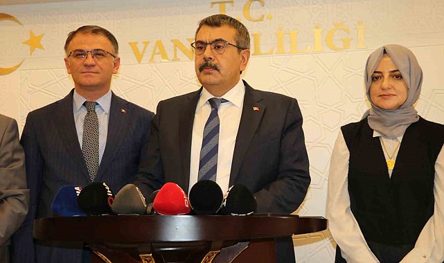 Milli Eğitim Bakanı Tekin: "Türkiye'de 20 milyon öğrenci ders başı yapacak"
