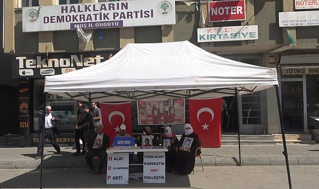 Muş'ta annelerin evlat nöbeti devam ediyor