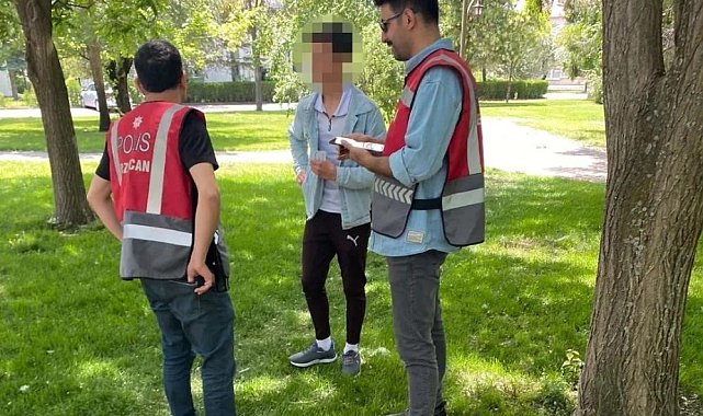 Okul önlerinde polis denetimleri başladı