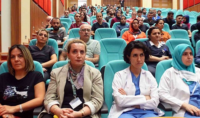 Prof. Dr. Demirel: ''Sepsis dünya üzerinde her beş ölümden birinin sebebidir''
