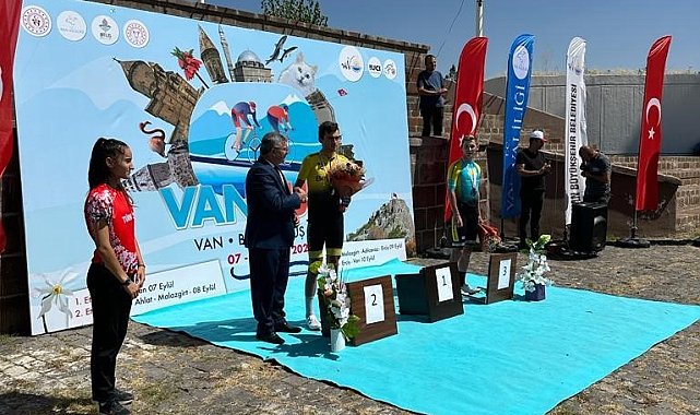 "Tour of Van" Uluslararası Bisiklet Yarışı devam ediyor