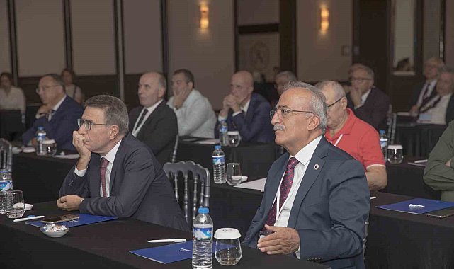 Rektör Çomaklı, Nöroşirürji Konferansına katıldı