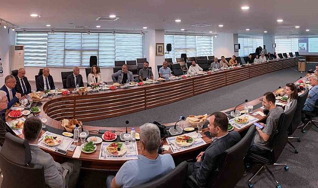 Rektör Levent ve Deprem Teknolojileri Enstitüsü Müdürü Özden basınla bir araya geldi