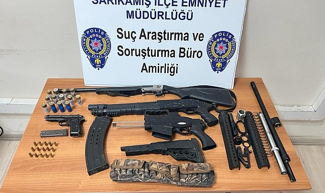 Sarıkamış'ta çok sayıda silah ve mühimmat ele geçirildi