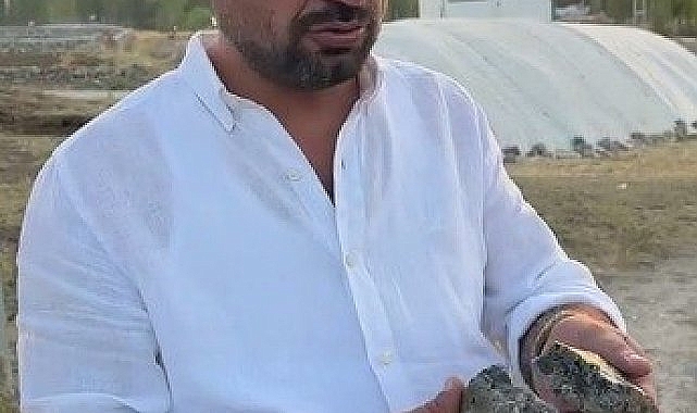 Tarlada buldukları taşın göktaşı olduğunu düşünüyorlar
