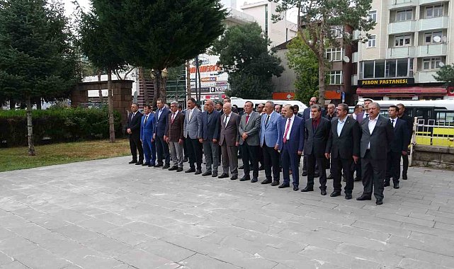 Tatvan'da İlköğretim Haftası törenle kutlandı