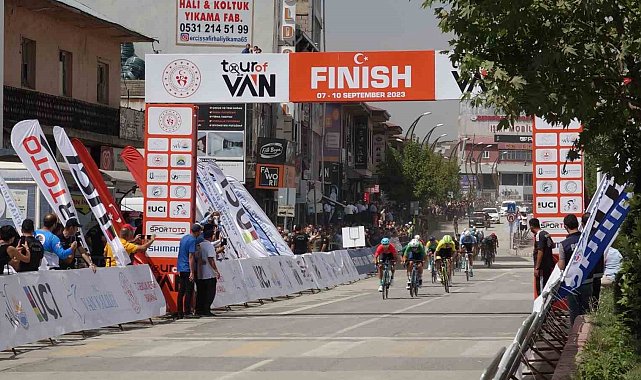 Tour of Van Uluslararası Bisiklet Yarışı'nın Erciş etabı tamamlandı