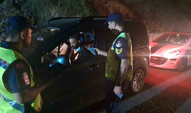 Trafik jandarma ekipleri alkollü araç denetimi yaptı