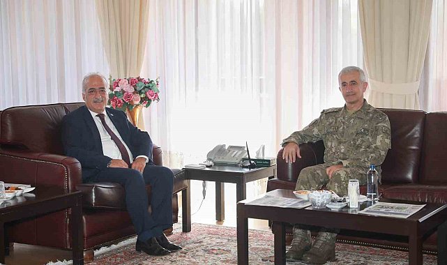 Tümgeneral Algan'dan Rektör Çomaklı'ya iade-i ziyaret