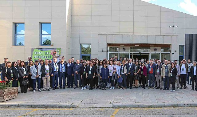 Türkiye 1. Gıda Mikrobiyolojisi Kongresi Atatürk Üniversitesi'nde devam ediyor