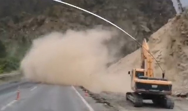 Uzundere yolunda tehlikeli anlar