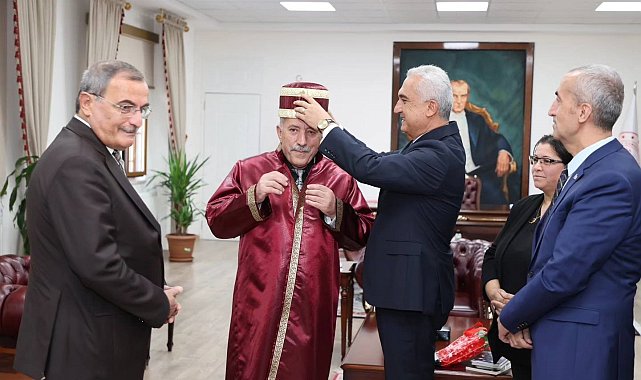 Vali Çakır, yılın ahisine kaftan giydirdi