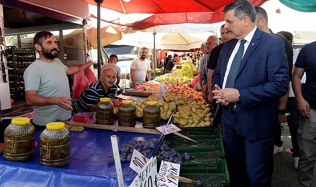 Vali Çiftçi Salı Pazarında