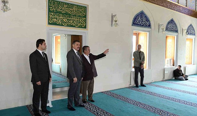 Vali Çiftçi'den Alvarlı Efe'nin kabrine ziyaret
