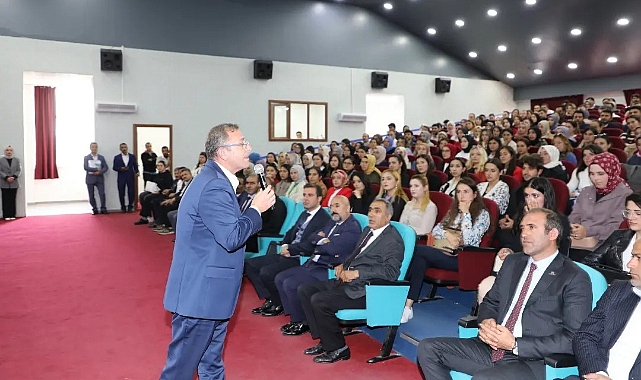 Vali Polat: Öğretmenlere büyük görev düşüyor