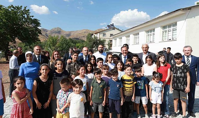 Vali Usta, vatandaşların taleplerini dinledi