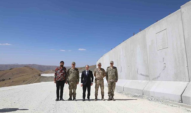 Van-İran sınırında güvenlik duvarı çalışmaları devam ediyor