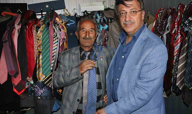 Van'da 64 yılda yaklaşık 2 bin kravat biriktirdi
