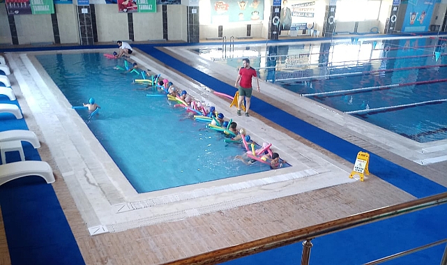 Yarı Olimpik Kapalı Yüzme Havuzu bakıma alındı