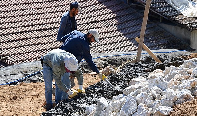 Yeşilyurt'ta yollar daha güvenli hale getiriliyor