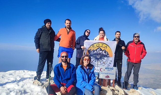 3 bin 537 rakımlı Artos Dağı'nın zirvesinde kavurmalı yumurta pişirdiler