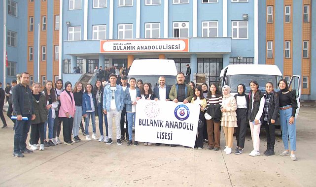 'Geri Dönüşüm' sınavında başarılı olan öğrencilere geri dönüşüm tesisi gezisi ödülü