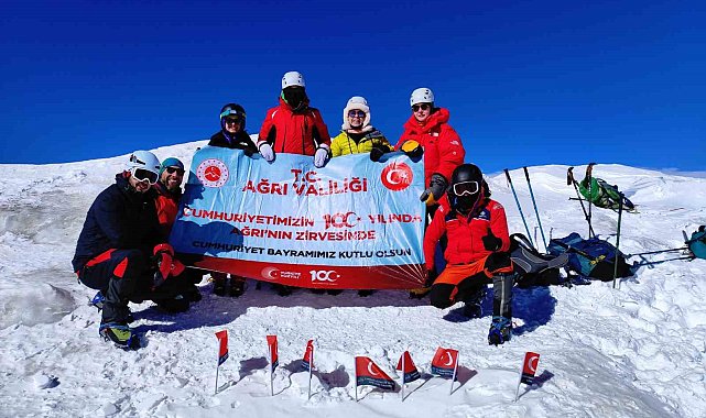 Ağrı Dağı'nda Cumhuriyet coşkusu
