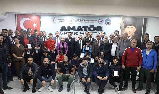 Ağrı'da Amatör Sporun Enleri Ödül Töreni Gerçekleştirildi
