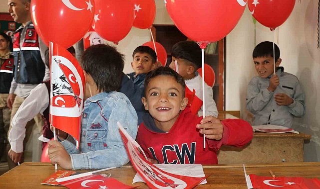 Ağrı'da Cumhuriyet'in 100'üncü yıl coşkusu