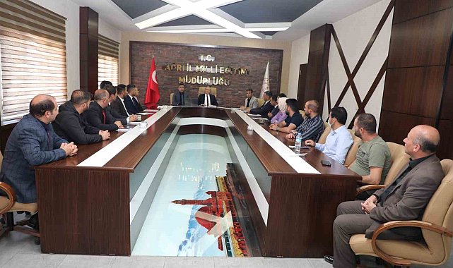 Ağrı&#039;da İmam Hatip okullarının müdürleri, LGS ve YKS&#039;ye hazırlık toplantısı yaptı