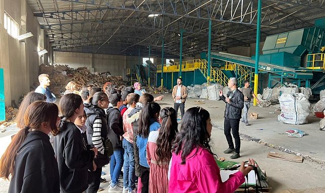 Ahlatlı öğrenciler geri dönüşüm tesisini ziyaret etti