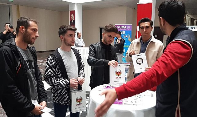Ardahan'da öğrencilere "El Ele Güvenli Geleceğe" projesi çerçevesinde eğitim verildi