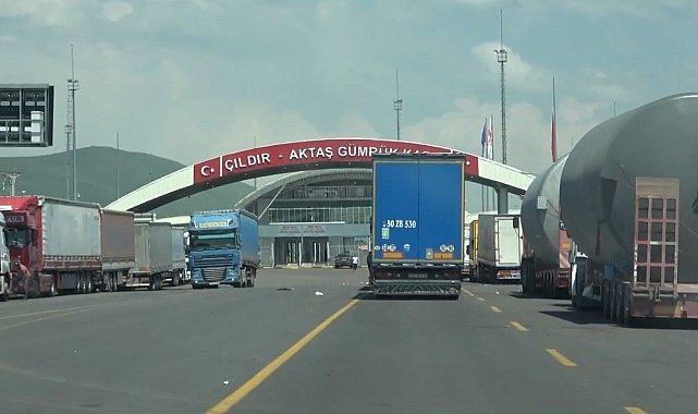 Ardahan'daki gümrük kapılarında, aranan 13 şüpheli yakalandı