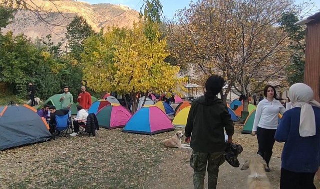 Atatürk Üniversitesi öğrencileri Cumhuriyetin 100. yılını kampta coşkuyla kutladı