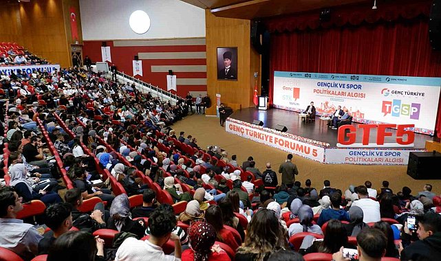 Bakan Bak, Erzurum'da Genç Türkiye Forumu'na katıldı