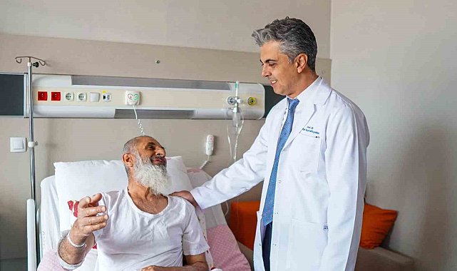 Başhekim Kuyrukluyıldız hastalarla yakından ilgileniyor