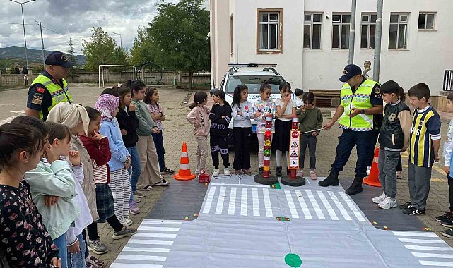 Bingöl'de öğrencilere trafik eğitimi verildi