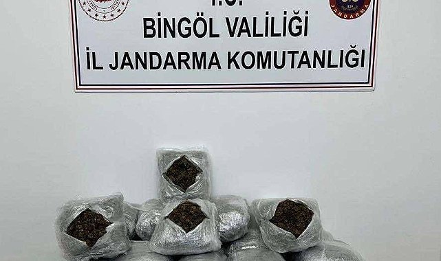 Bingöl'de yol kenarında uyuşturucu madde ele geçirildi
