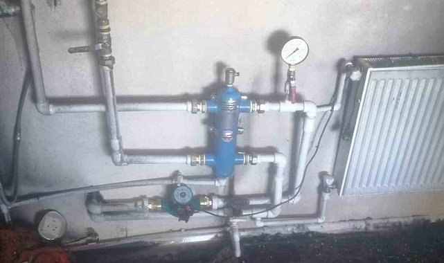 Camide çıkan yangın maddi hasara yol açtı