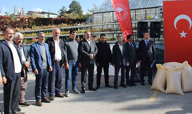 Çiftçilere buğday tohumu dağıtıldı