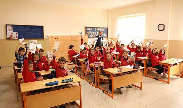 Çocuklara geri dönüşüm ve sıfır atık bilgilendirmesi