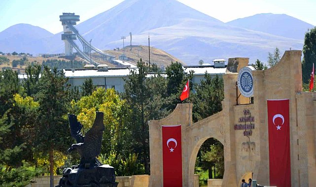 Çomaklı; "Cumhuriyet'in 100. Yılında, yeni döneme merhaba"