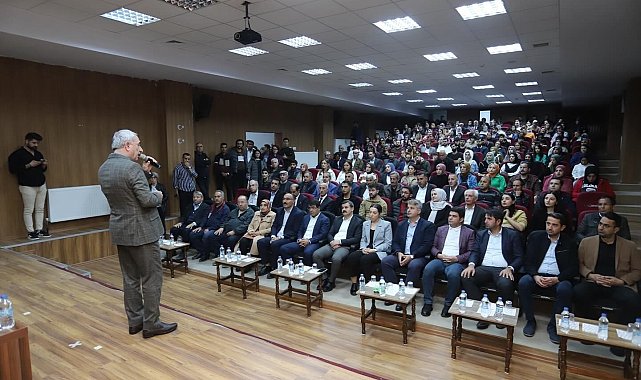 Çukurca'da şiir dinletisi